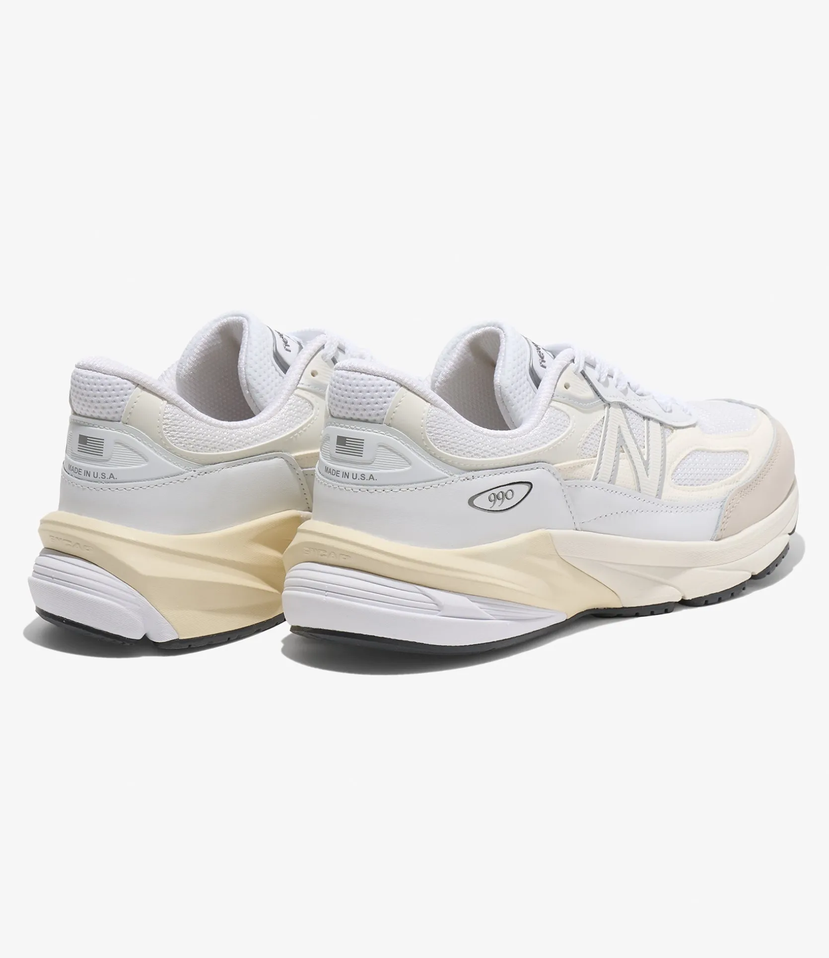 U990v6 - White / Sea Salt